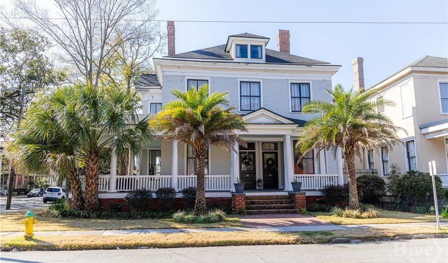 201 W 33rd St, Savannah, GA 31401 - 6 Beds, 4 Bath