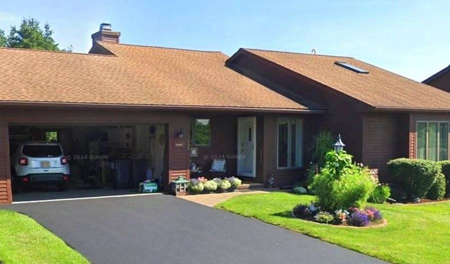 167 Country Club Ln, Amsterdam, NY 12070 - 2 Beds, 2 Bath