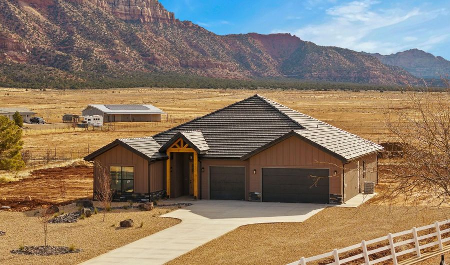1522 N Zion Cir, Apple Valley, UT 84737 - 4 Beds, 3 Bath