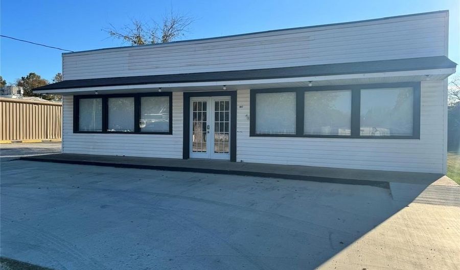 311 E Franklin St, Alvord, TX 76225 - 0 Beds, 0 Bath