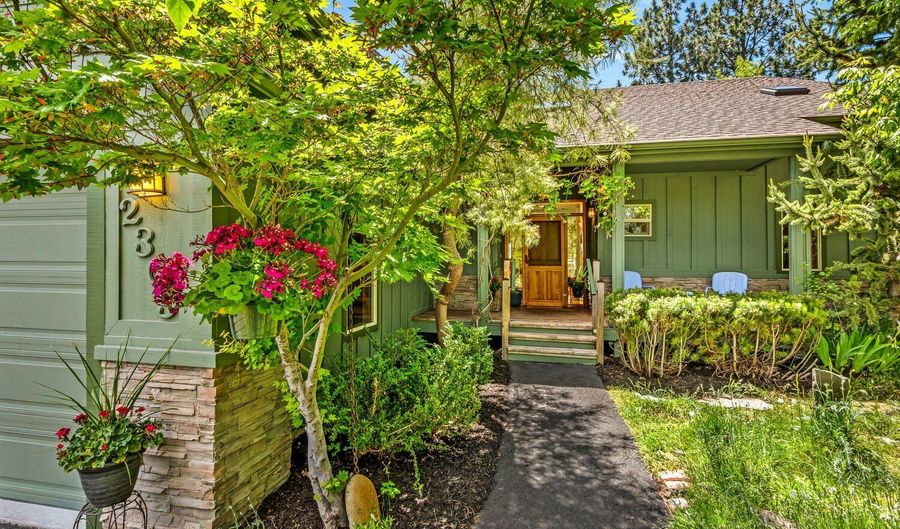 2309 NW Eastes St, Bend, OR 97703 - 3 Beds, 3 Bath