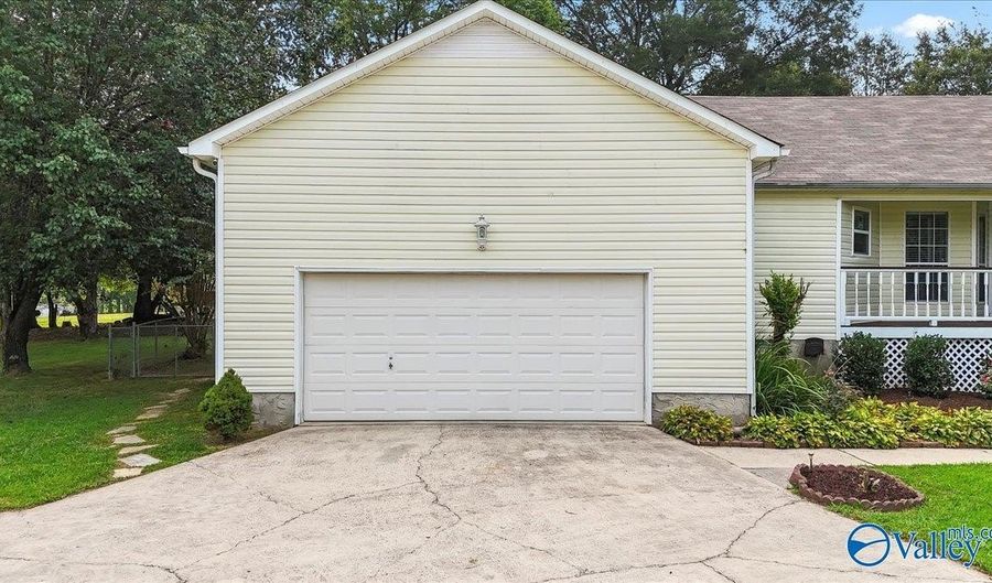 1250 NE Heatherwood Dr NE, Arab, AL 35016 - 3 Beds, 2 Bath