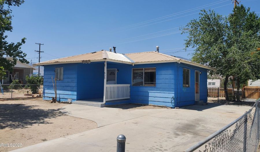 925 Arb St, Hawthorne, NV 89415 - 2 Beds, 1 Bath