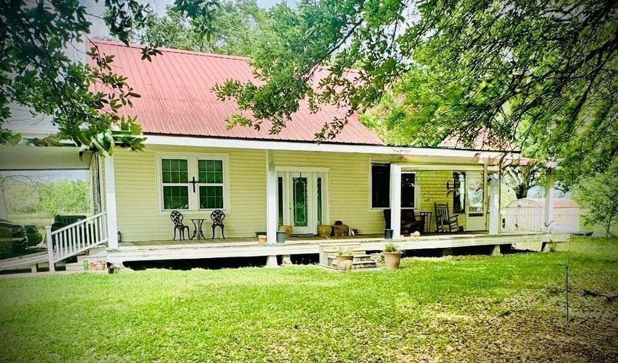 111 Billie St, Belle Rose, LA 70341 - 3 Beds, 1 Bath