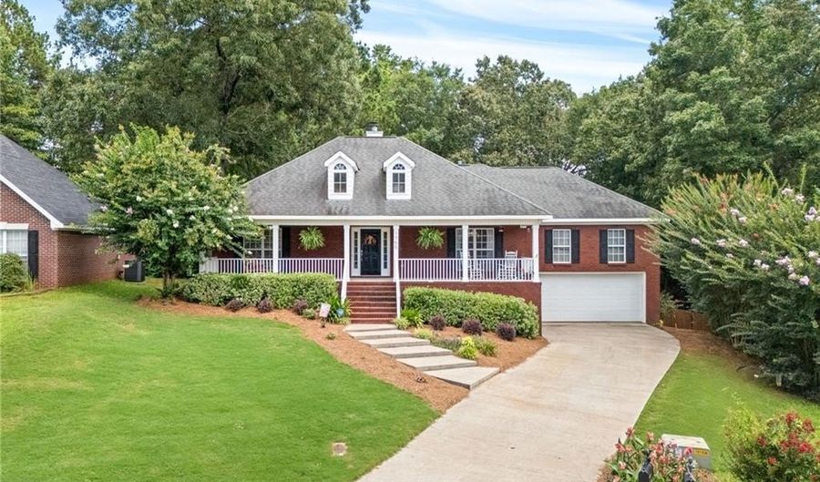 1755 STONE POINTE Dr, Auburn, AL 36830 - 3 Beds, 2 Bath