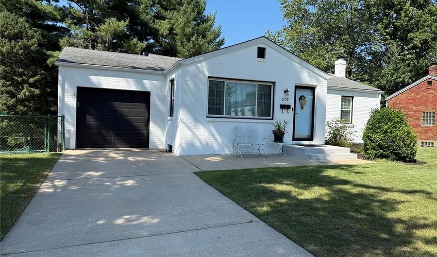 319 Lindenwood Blvd, Alton, IL 62002 - 2 Beds, 1 Bath