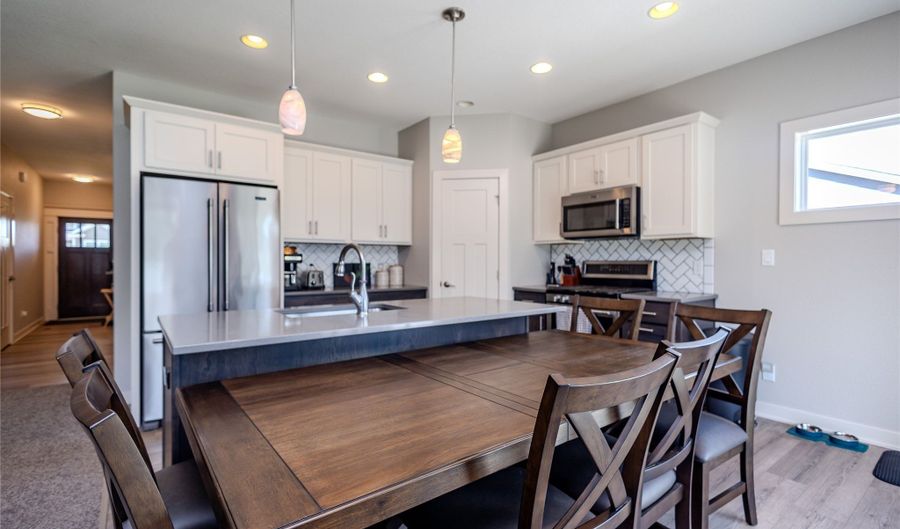 1105 Hunter Ct, Adel, IA 50003 - 4 Beds, 3 Bath