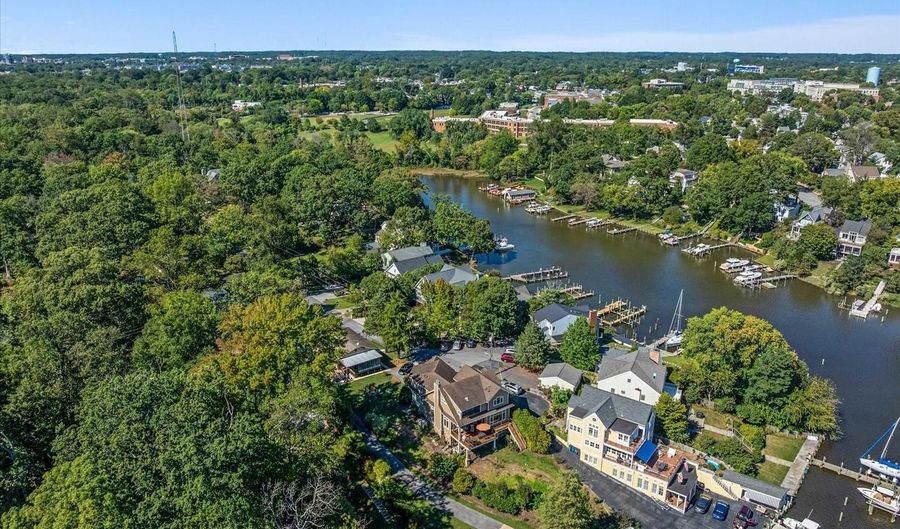145 Spa Dr, Annapolis, MD 21403 - 5 Beds, 4 Bath