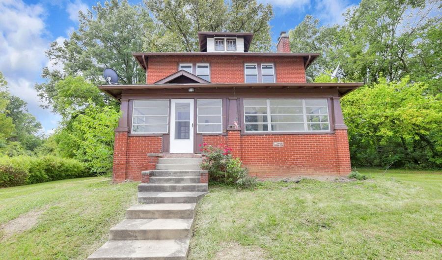 2365 N Stelzer Rd, Columbus, OH 43219 - 4 Beds, 2 Bath