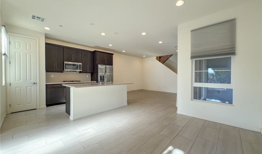 24 Kimberlite Dr, Henderson, NV 89011 - 3 Beds, 3 Bath