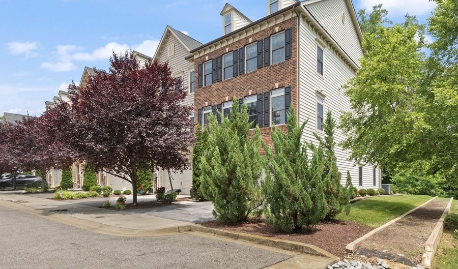 1121 CANTERWOOD Pl, Arnold, MD 21012 - 3 Beds, 4 Bath