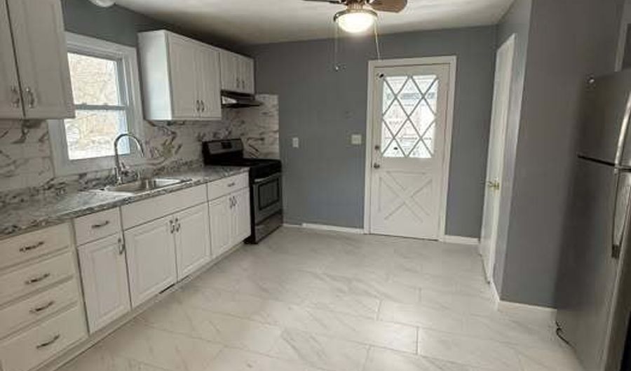 290 Priscilla St, Bridgeport, CT 06610 - 2 Beds, 2 Bath