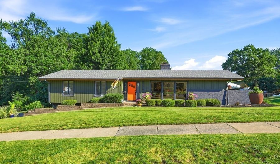 1155 Romayne Dr, Akron, OH 44313 - 3 Beds, 3 Bath