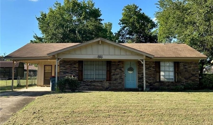602 K St, Barling, AR 72923 - 3 Beds, 2 Bath