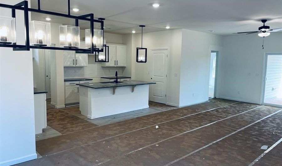 139 Hunter Ridge Dr, Boiling Springs, SC 29316 - 3 Beds, 2 Bath