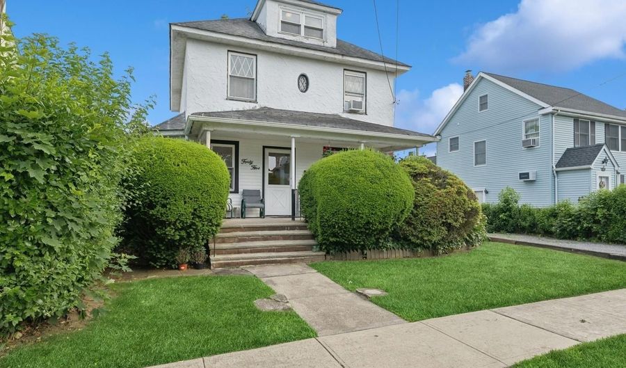 45 Crosby Ave, Albertson, NY 11507 - 4 Beds, 2 Bath
