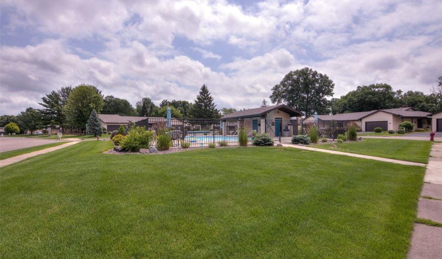 1312 Knollwood Trl, Altoona, WI 54720 - 3 Beds, 3 Bath