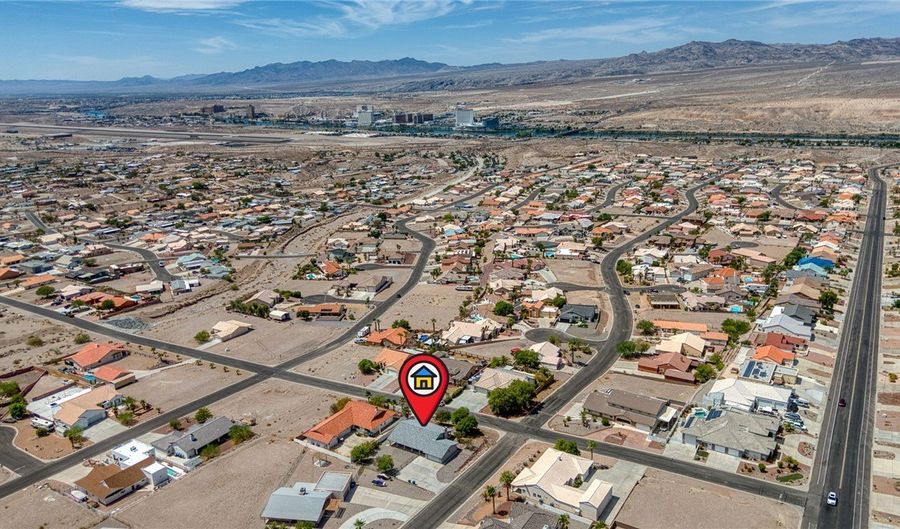 808 Park Crest Dr, Bullhead City, AZ 86429 - 3 Beds, 2 Bath