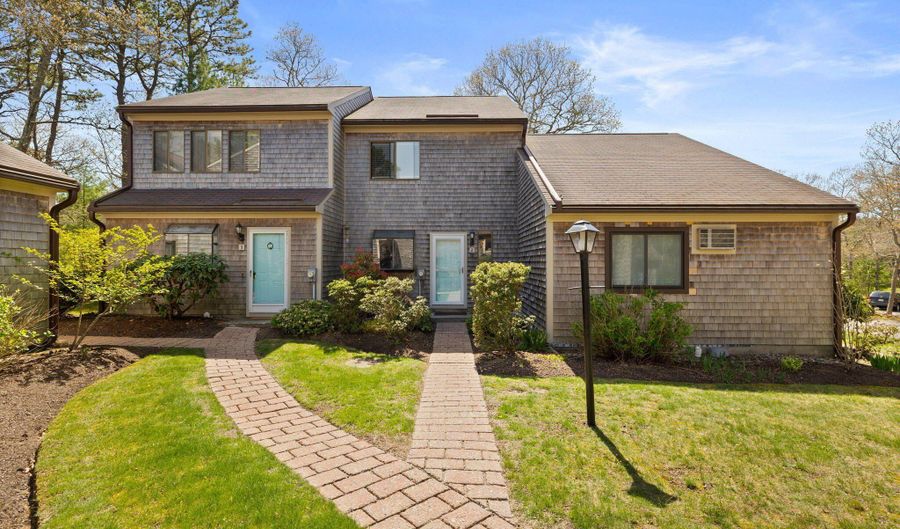 2 Roundhouse Rd 2, Bourne, MA 02532 - 2 Beds, 2 Bath