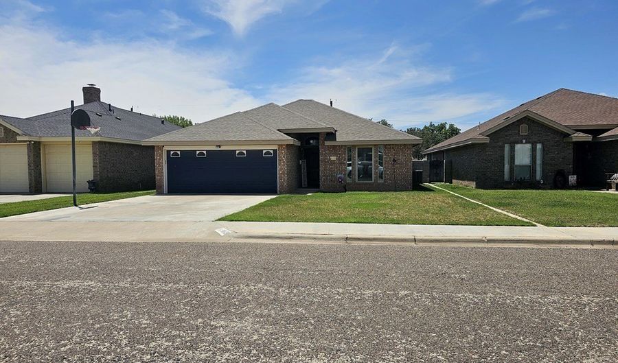 916- B Bronstad Dr, Andrews, TX 79714 - 4 Beds, 2 Bath