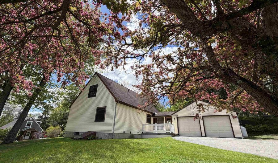 120 Carriage Hill Rd, Brattleboro, VT 05301 - 4 Beds, 2 Bath
