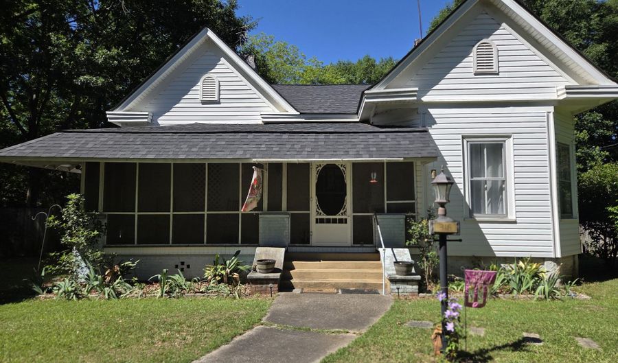 316 Durant St, Bishopville, SC 29010 - 3 Beds, 2 Bath