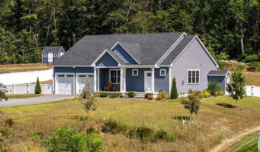 24 Kendall Ln, Raymond, NH 03077 - 2 Beds, 3 Bath