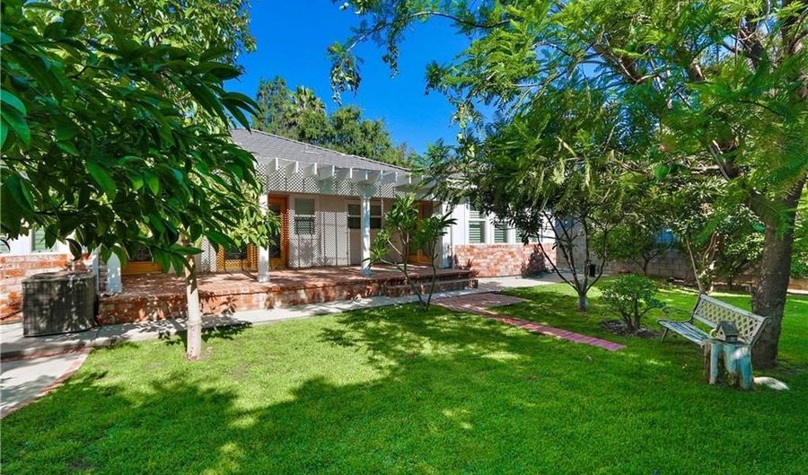 320 S Old Ranch Rd, Arcadia, CA 91007 - 5 Beds, 4 Bath