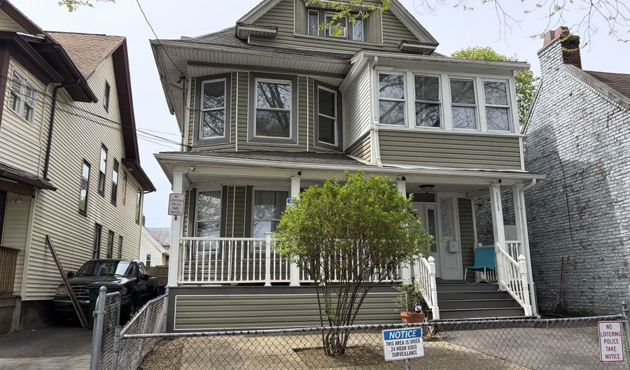 1211 Park Ave, Bridgeport, CT 06604 - 8 Beds, 3 Bath