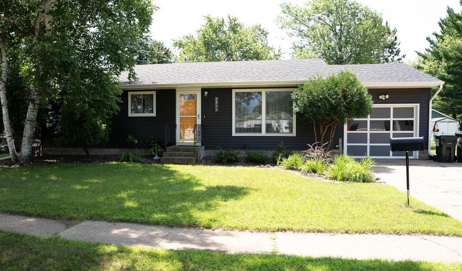 2411 Lynn Ave, Altoona, WI 54720 - 3 Beds, 2 Bath