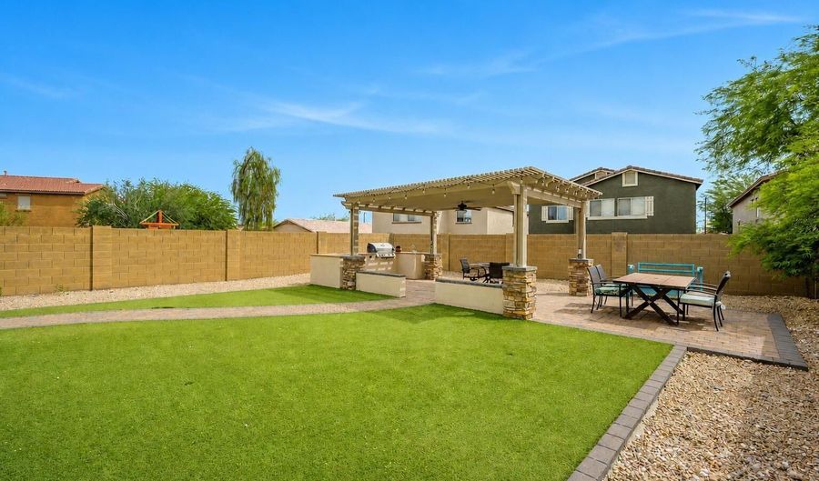 3751 W WHITMAN Dr, Anthem, AZ 85086 - 5 Beds, 3 Bath