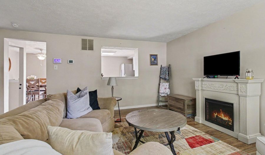 351 DELMAR Ct, Abingdon, MD 21009 - 3 Beds, 2 Bath