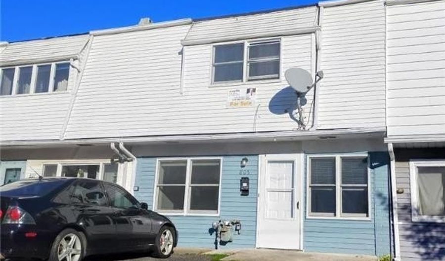 805 N Oswego St, Allentown, PA 18109 - 3 Beds, 3 Bath