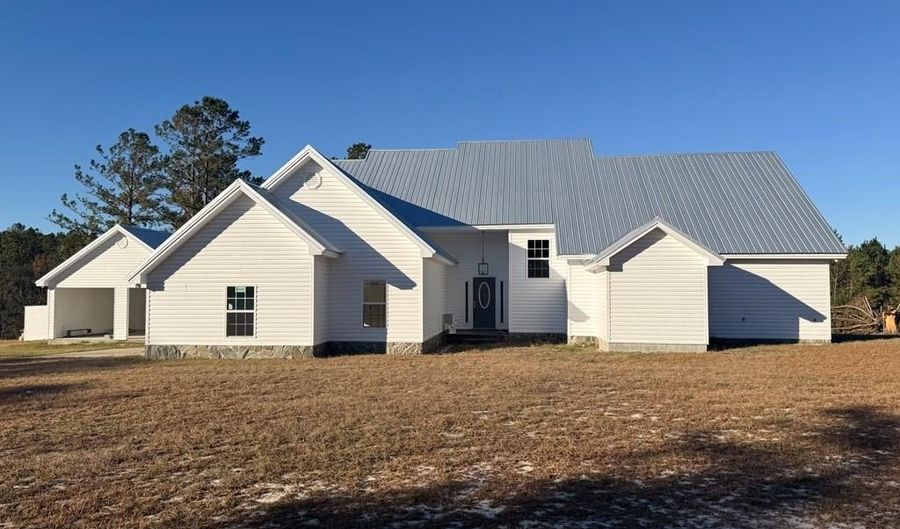 429 Deens Landing Rd, Baxley, GA 31513 - 3 Beds, 4 Bath