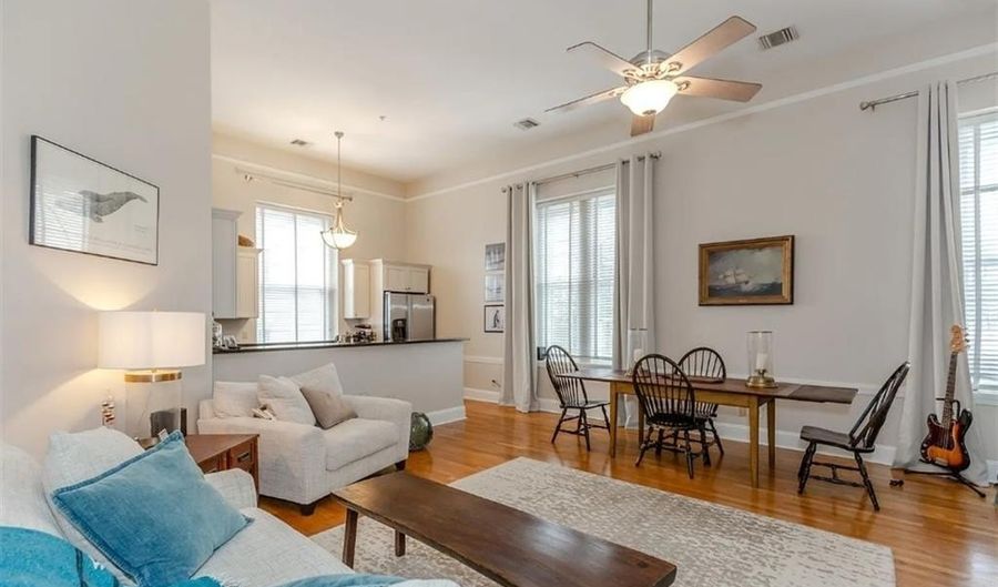 12 Elm St 2, Newport, RI 02840 - 2 Beds, 2 Bath