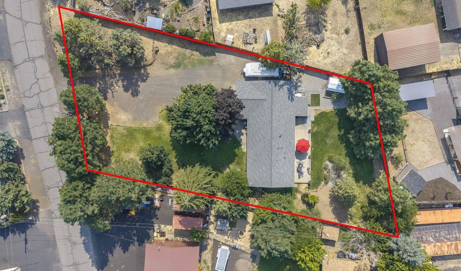 63385 Omer Dr, Bend, OR 97701 - 4 Beds, 2 Bath