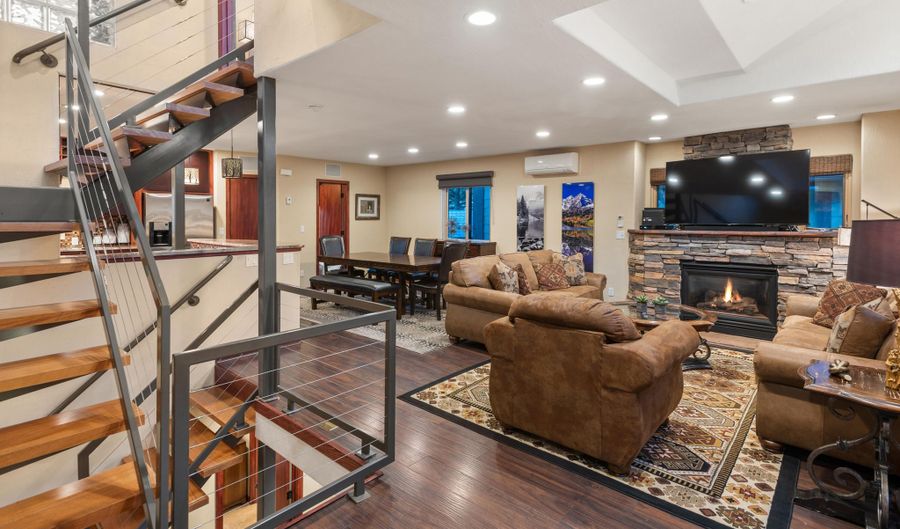 650 S Monarch St 4, Aspen, CO 81611 - 4 Beds, 4 Bath