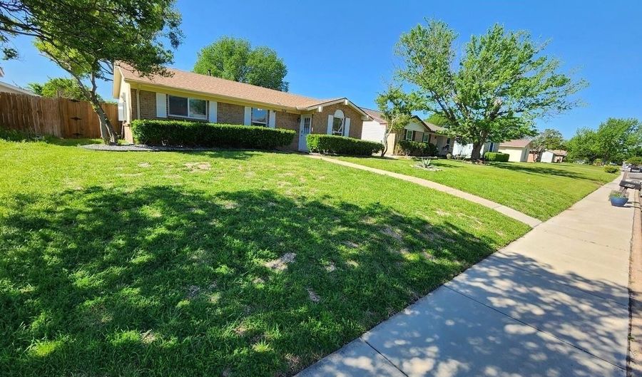 924 Meadow Mead Dr, Allen, TX 75002 - 3 Beds, 2 Bath