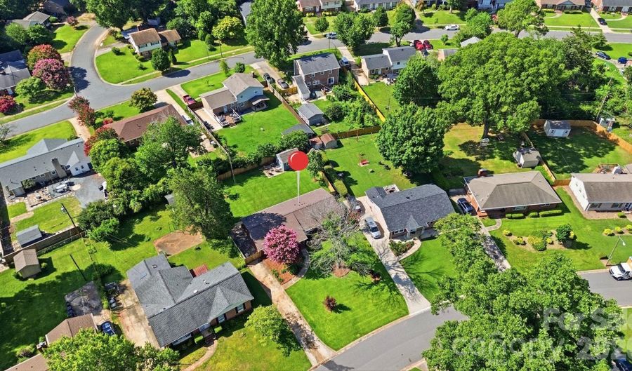 3330 Woodleaf Rd, Charlotte, NC 28205 - 4 Beds, 2 Bath