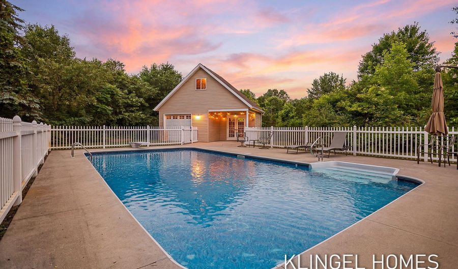 10635 Tallpine Ln, Allendale, MI 49401 - 5 Beds, 3 Bath