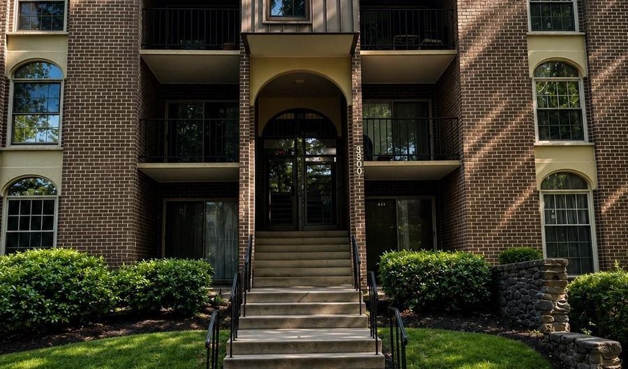 3300 WOODBURN VILLAGE Dr 31, Annandale, VA 22003 - 2 Beds, 1 Bath