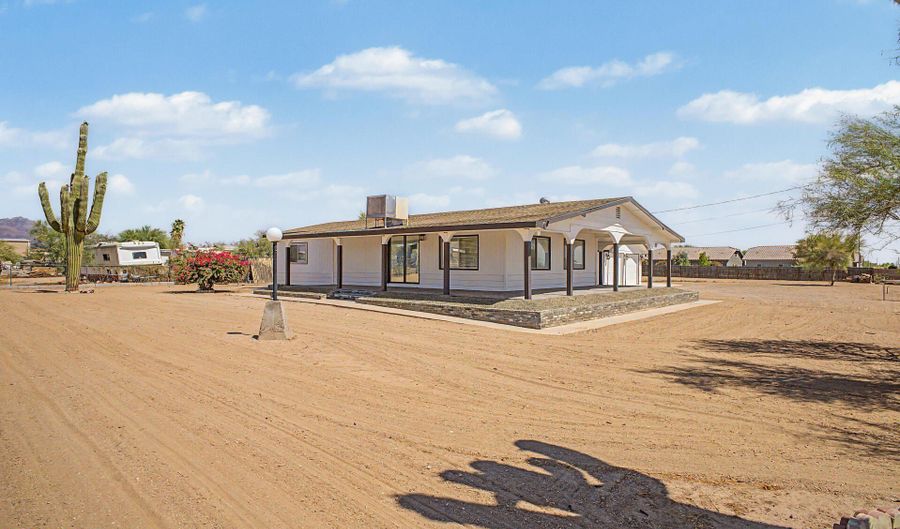 1641 N PLAZA Dr, Apache Junction, AZ 85120 - 2 Beds, 2 Bath