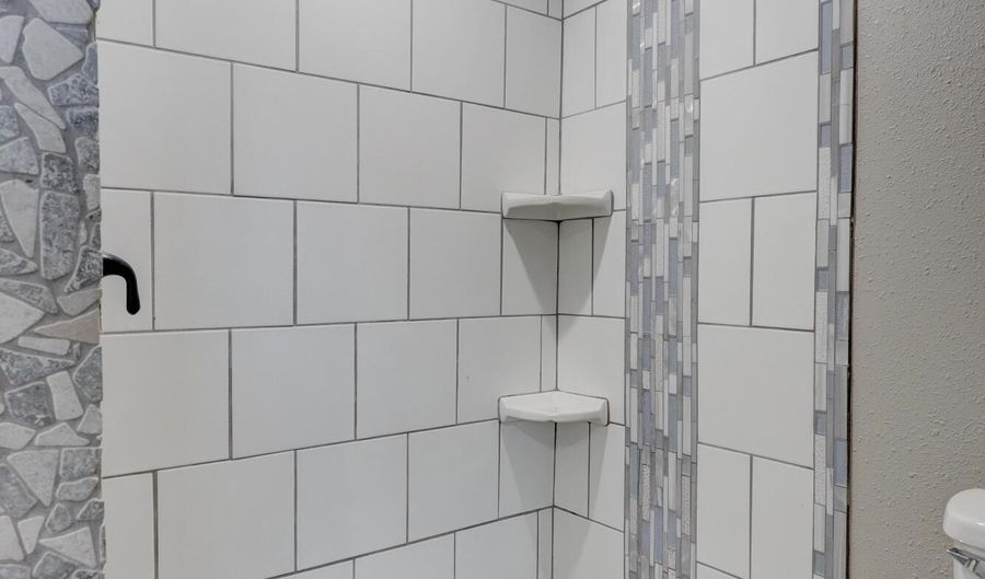 106 S Fox St, Alba, MO 64830 - 3 Beds, 2 Bath