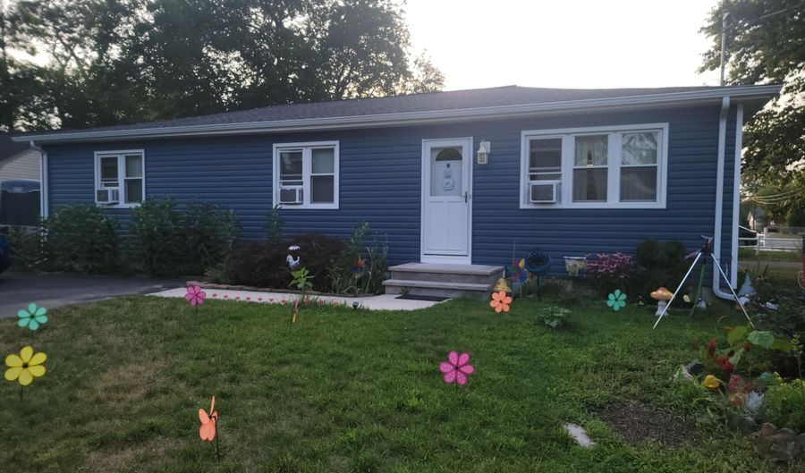 200 Pacific Ave, Beachwood, NJ 08722 - 3 Beds, 2 Bath