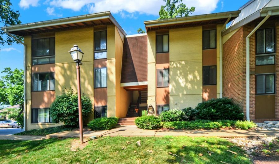 7 CROSS KEYS Rd 7E, Baltimore, MD 21210 - 2 Beds, 2 Bath
