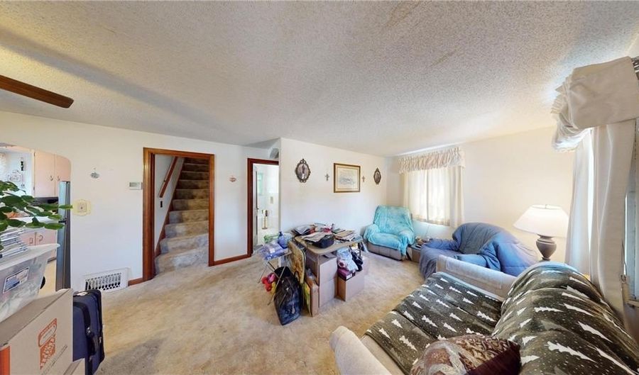430 Ulstad Ave, Albert Lea, MN 56007 - 3 Beds, 2 Bath