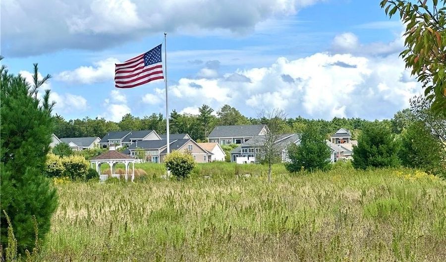 127 BELLA VISTA CIRCLE Cir 68, Glocester, RI 02814 - 2 Beds, 3 Bath