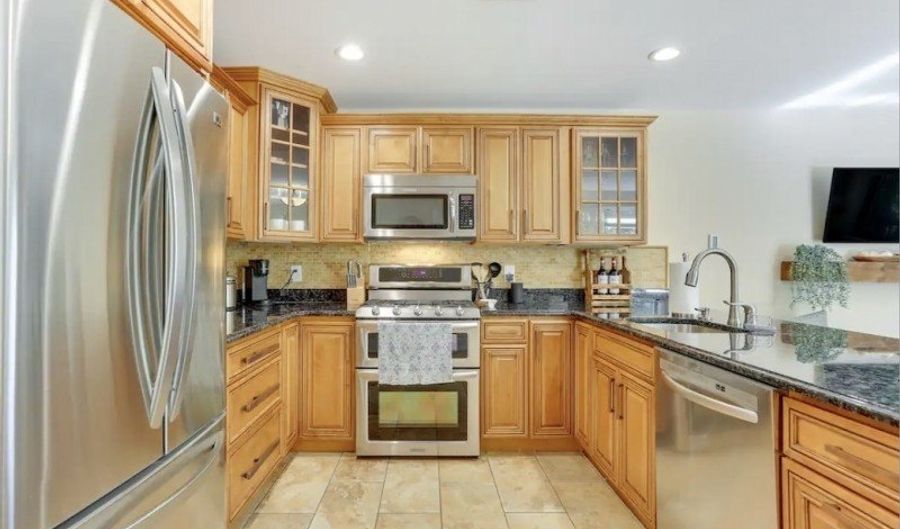 1 Arnold Palmer Ct, Alloway, NJ 07462 - 2 Beds, 2 Bath