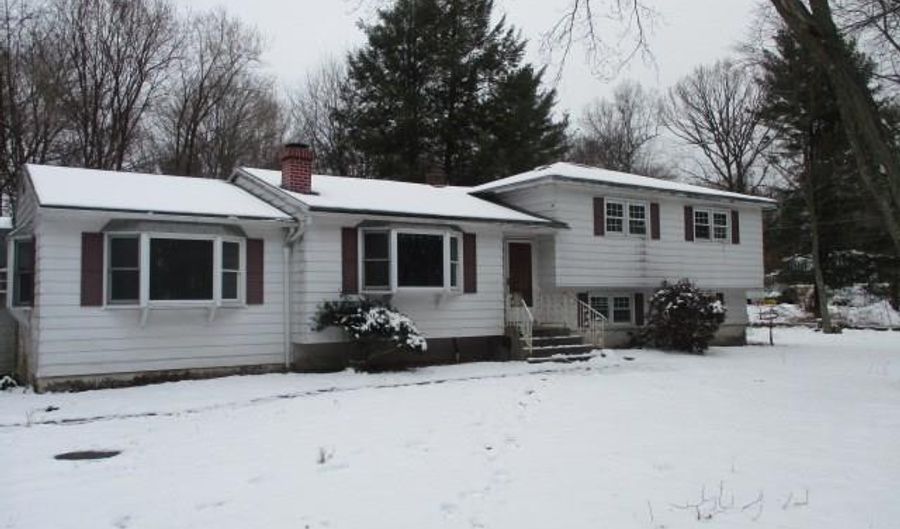 4 Damase St, Prospect, CT 06712 - 5 Beds, 3 Bath