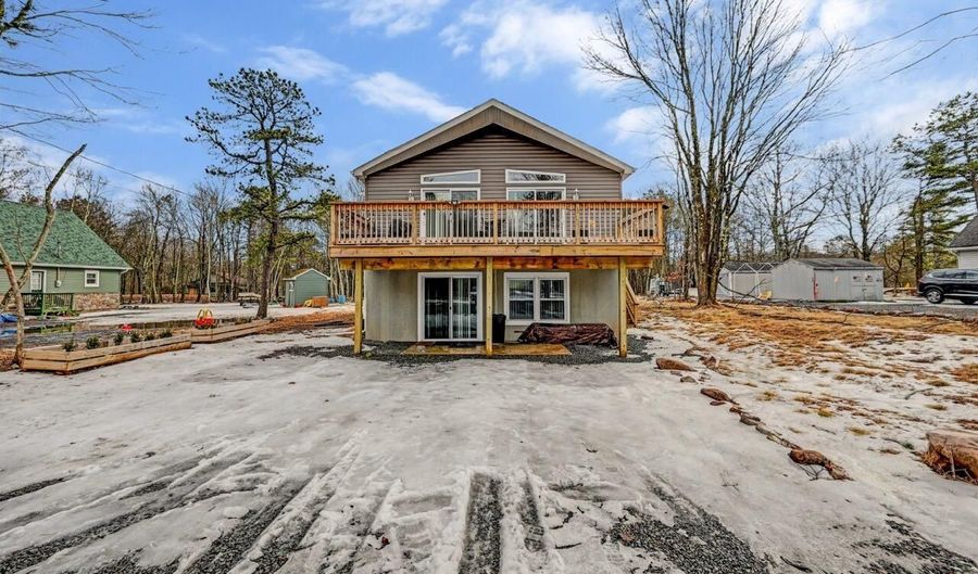 80 Parker Mews, Albrightsville, PA 18210 - 4 Beds, 3 Bath